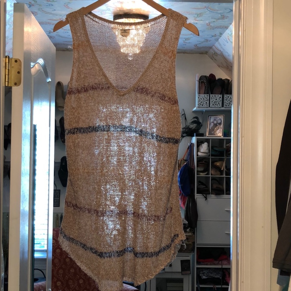 O’Neil women’s sleeveless sweater